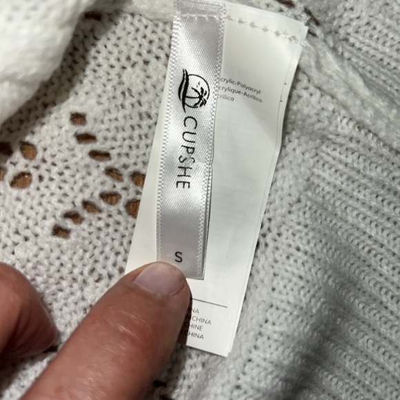 WHITE V-Neck Eyelet Sweater, Size S, NWOT - Picture 4 of 6